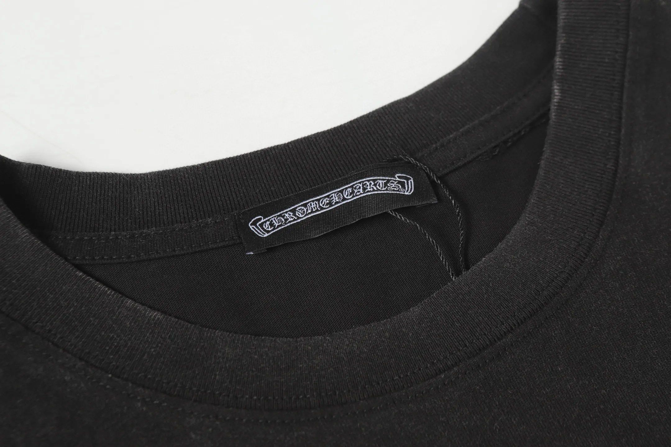 🅿️180 Chrome hearte/Chrome heart ch 25ss early spring new Sanskrit logo washed T-shirt short sleeves. A must-have item for daily commuting for men and women in light luxury. The correct version is welcome to compare. Detailed features ·280g 100% cotton double yarn jersey fabric ·Special thickened 32 pieces of double-strand 1x1 thread in the same vat ·Double-needle cross-stitch technology ·Original main mark washed hangtag COLOUR: Washed black SIZE：xs-l